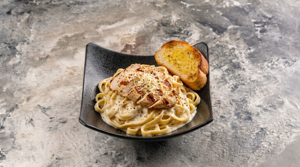 Alfredo Romana Pasta